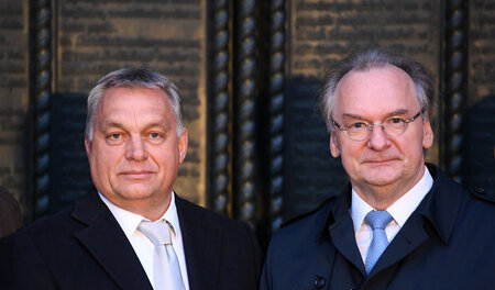Viktor Mihály Orbán (l.) und Reiner Haseloff im Doppelporträt be...