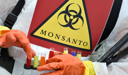 Glyphosat: Protestaktion gegen Agrokozern Monsanto 2014 in Cottb...