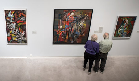 »Ihre Figuren springen mit Haut und Haar aus dem Papier« (Besuch...