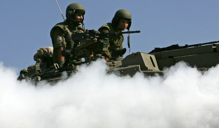 Verlangen nach Revanche: Israelische Soldaten beim Krieg gegen d... Verlangen nach Revanche: Israelische Soldaten beim Krieg gegen d...