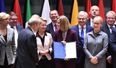 Freude über den Kriegspakt: EU-Minister besiegeln am Montag in B...