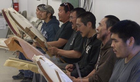 Traditionelle Tänze werden mit Rahmentrommeln begleitet: »Die Pr...