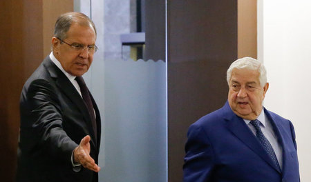 Der russische Außenminister Sergej Lawrow (links) am 11. Oktober...