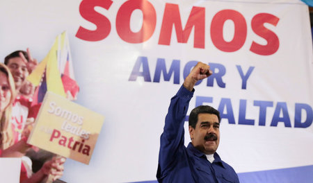»Wir sind Liebe und Treue«: Venezuelas Präsident Nicolás Maduro ... »Wir sind Liebe und Treue«: Venezuelas Präsident Nicolás Maduro ...
