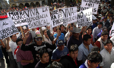 Massendemo Anfang Dezember in Cochabamba zur Unterstützung von P...