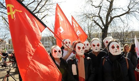 Bei vielen Protestbewegungen dabei: Münchner DKP- und Friedensak... Bei vielen Protestbewegungen dabei: Münchner DKP- und Friedensak...