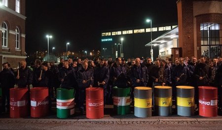 Siemens-Beschäftigte protestieren am 16. November in Görlitz geg...