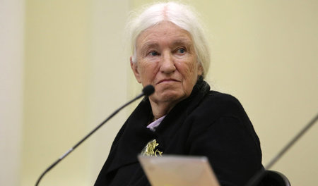 Forschungsarbeiterin Frigga Haug auf der von ihr mit initiierten... Forschungsarbeiterin Frigga Haug auf der von ihr mit initiierten...