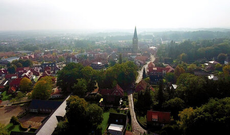 In Emsbüren im Landkreis Emsland ist von Landflucht keine Spur: ... In Emsbüren im Landkreis Emsland ist von Landflucht keine Spur: ...