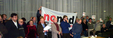 Fraktionsübergreifendes Zeichen gegen die NPD im Rathaus Hohensc...