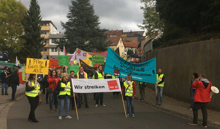 Besser, man verlässt sich auf die eigene Stärke: Pflegekräfte st...