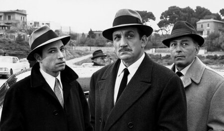Gangster Gu (Lino Ventura, Mi.) tappt in eine Falle und wird von... Gangster Gu (Lino Ventura, Mi.) tappt in eine Falle und wird von...