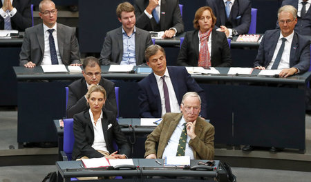 Die Fraktion sitzt, die Parteiführung steht noch nicht: Ob es we... Die Fraktion sitzt, die Parteiführung steht noch nicht: Ob es we...