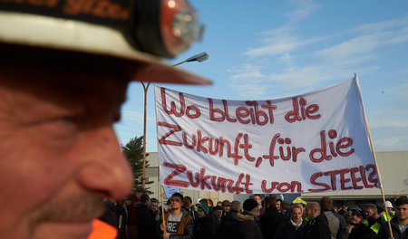 Beschäftigte von Thyssen-Krupp protestierten gegen die Pläne des...