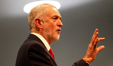 Nach Jahren der Zerrüttung und des Verfalls der Labour Party wir... Nach Jahren der Zerrüttung und des Verfalls der Labour Party wir...