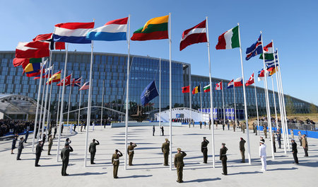 Neue Zentrale für den globalen neokolonialen Krieg: Das neue NAT... Neue Zentrale für den globalen neokolonialen Krieg: Das neue NAT...
