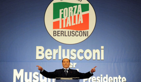 Medienmogul und Faschist: Der ehemaligen italienische Ministerpr... Medienmogul und Faschist: Der ehemaligen italienische Ministerpr...