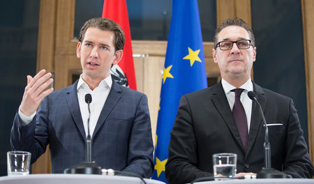 Man versteht sich: ÖVP-Obmann Sebastian Kurz und FPÖ-Obmann Hein...