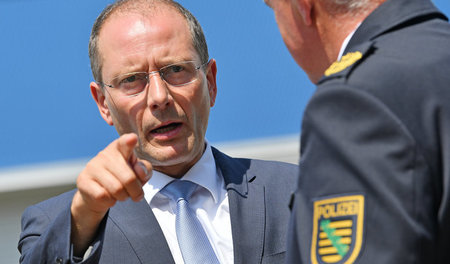 Sachsens Innenminister Markus Ulbig (CDU) besucht die Baustelle ... Sachsens Innenminister Markus Ulbig (CDU) besucht die Baustelle ...