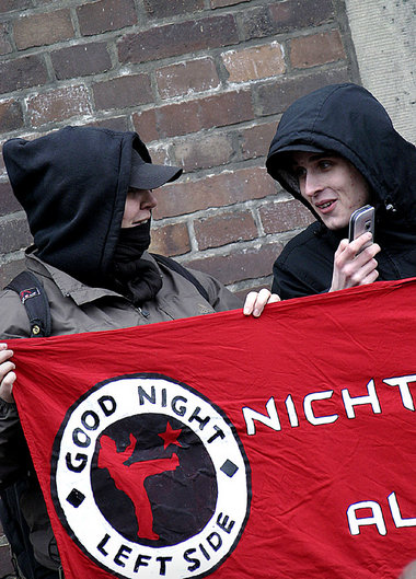 Aussagen und Materialien der Anti-Antifa werden vom Staatsschutz... Aussagen und Materialien der Anti-Antifa werden vom Staatsschutz...