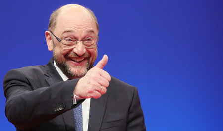 Sichtlich guter Laune: Der SPD-Vorsitzende Martin Schulz während...