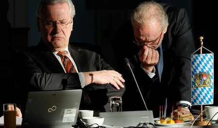 Bayerns Innenminister Herrmann (CSU), mit seinem sächsischen Amt...