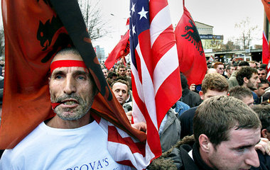 »Independence Day« in Pristina – Kosovo-Albaner demonstrierten a... »Independence Day« in Pristina – Kosovo-Albaner demonstrierten a...
