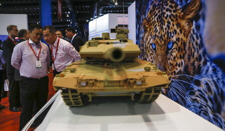 Exportschlager Panzer: Modell eines »Leopard« des deutschen Hers... Exportschlager Panzer: Modell eines »Leopard« des deutschen Hers...