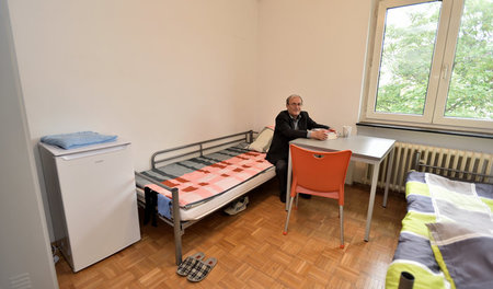Aziz Tunc muss sein Dasein immer noch in einer alten Hanauer US-... Aziz Tunc muss sein Dasein immer noch in einer alten Hanauer US-...