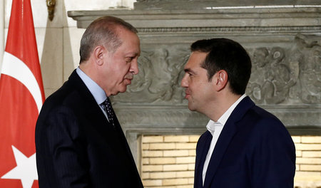 Der griechische Regierungschef Alexis Tsipras und der türkische ... Der griechische Regierungschef Alexis Tsipras und der türkische ...