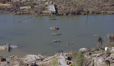 Im Oktober 2016 zerstörte Hurrikan Matthew eine Straßenbrücke üb...