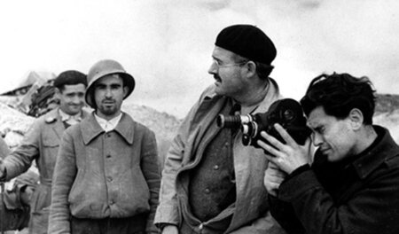 Ernest Hemingway (li.) an der spanischen Bürgerkriegsfront: »Das...
