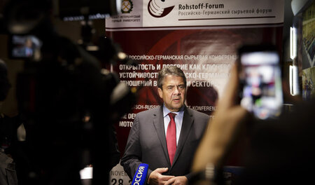 Bundesaußenminister Sigmar Gabriel (SPD) bei seinem Kurzbesuch i...