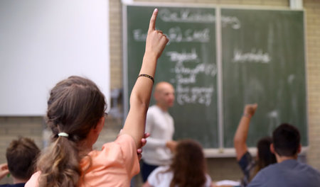 Wozu sie wohl sprechen will? Der Wahrscheinlichkeit nach nicht ü...