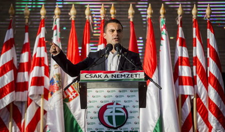 »Nur die Nation!«: Der Vorsitzende von Jobbik, Gábor Vona, am 23...