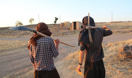 Internationalisten beim Aufbau der zivilen Akademie in Rojava