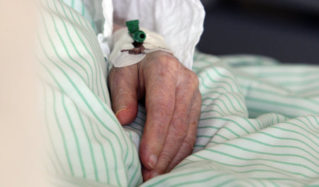 Gefährliche Orte für ältere Menschen: Krankenhäuser, Heime und Ä...