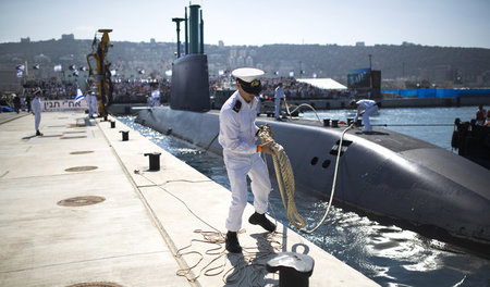 Ankunft des in Deutschland gebauten U-Boots »INS Tanin« am 23. S...
