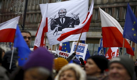 Jaroslaw Kaczynski als Puppenspieler: Bereits im vergangenen Jah... Jaroslaw Kaczynski als Puppenspieler: Bereits im vergangenen Jah...