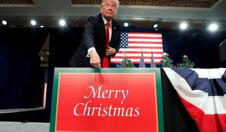Frohe Weihnachten: US-Präsident Donald Trump wirbt am 29. Novemb... Frohe Weihnachten: US-Präsident Donald Trump wirbt am 29. Novemb...