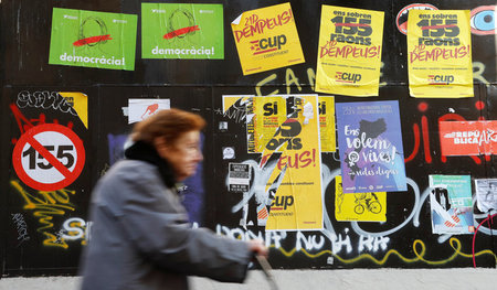 Wahlplakate der linken CUP am Mittwoch in Barcelona