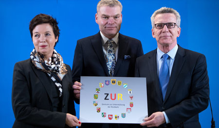 Fordern zur Rückkehr auf: Bundesinnenminister Thomas de Maizière...