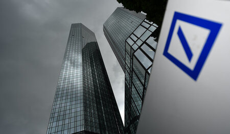 Hoch hinaus will die Deutsche Bank. Ein Teil der Belegschaft ble...