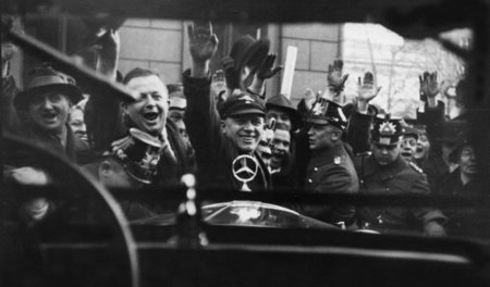 Der Führer fuhr viel, man erfährt nichts. Jedes Mal, wenn Hitler...
