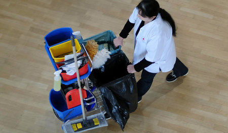 Reinigungskraft im Landtag von Nordrhein-Westfalen (2014)