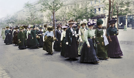 Demonstration für das Frauenwahlrecht am 12. Mai 1912 in Berlin.... Demonstration für das Frauenwahlrecht am 12. Mai 1912 in Berlin....