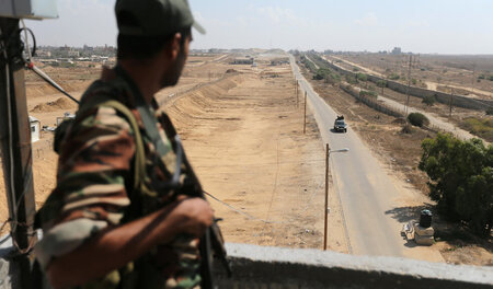 Gesicherte Grenzanlagen: Ein palästinensischer Posten in der Näh...