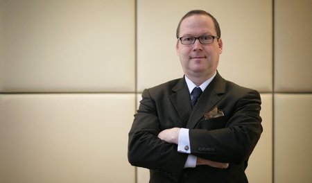 Der Wirtschaftsprofessor Max Otte posiert 2008 im Méridien-Hotel...