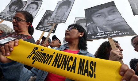 Protest gegen die Begnadigung Fujimoris am 25. Dezember in Lima