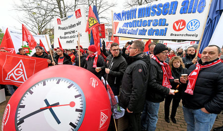 Wer bestimmt über die Arbeitszeit? (IG-Metall-Kundgebung am 6. D... Wer bestimmt über die Arbeitszeit? (IG-Metall-Kundgebung am 6. D...